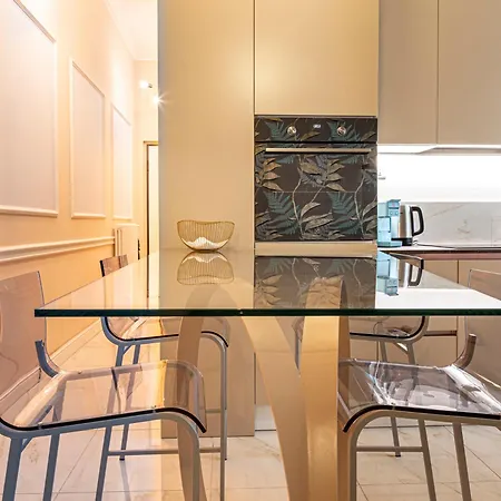 Sant'ambrogio Luxury דירה *